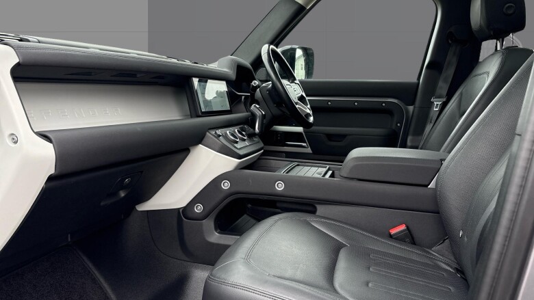 Land Rover Defender 3.0 D200 SE 110 5dr Auto Diesel Estate